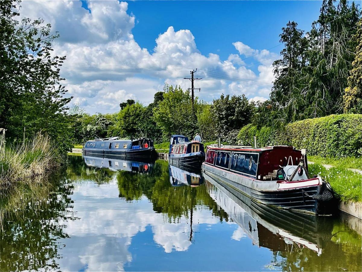 Boutique Boat Stays Contemporary Barge Bath Exterior foto